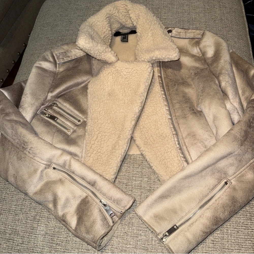 Forever 21 Faux Fur Cropped Jacket Size Small - Picture 2 of 6